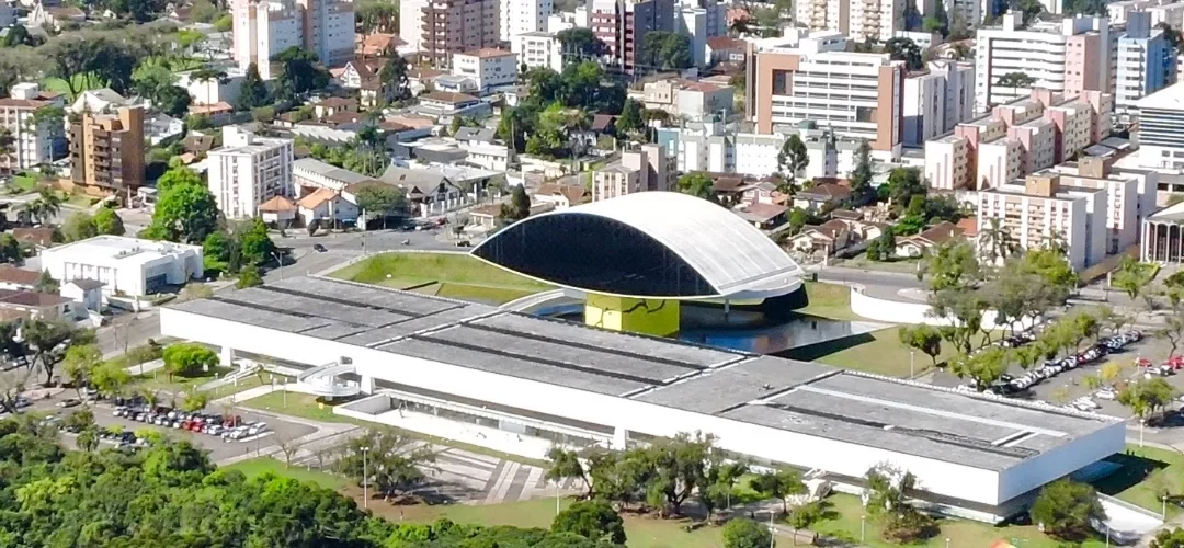 Beber Cervejas Artesanais no Centro Cívico de Curitiba